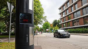 Autoverkehr in der Steinstrasse in Konstanz am Freitag, 25. Juli: Eine Anwohnerin beklagt, dass viele Autofahrer nach dem dort ...
