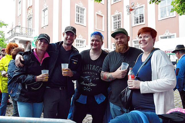 Bild 5: Die Fäaschtbänkler machen den Schlossplatz zum Partyplaneten – Teil 1