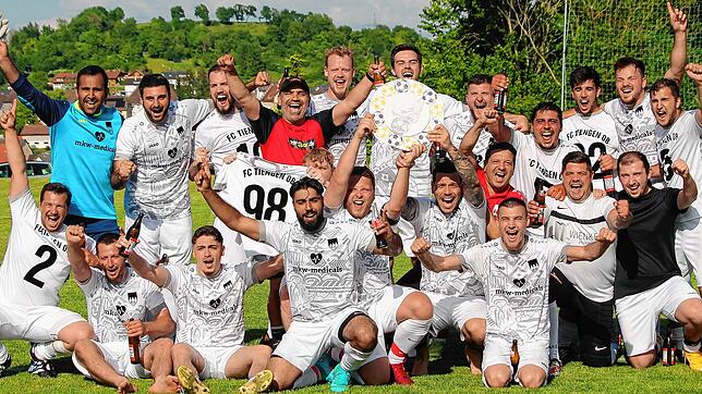 Aufstieg perfekt: Die &bdquo;Zweite&ldquo; des FC Tiengen 08 siegte 4:0 bei der SG Bettmaringen/Mauchen und machte damit die ...