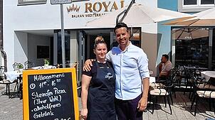 Das Ehepaar Gane und Demo Demiri betreiben das neue Restaurant Royal in der Kreuzlinger Straße. Es hat zwischen Burro Burro und der ...