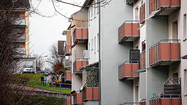 Neuer Wohnraum wird dringend gesucht und ist begehrt, wie hier in der Friedhofstraße nahe des entstehenden Gebietes Am Buchberg. Aber ...