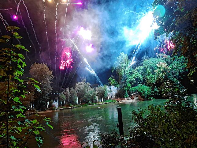 Bild 9: Lampions, Fahnen und Feuerwerk &ndash; So bunt war der Bundesfeiertag in Rheinfelden