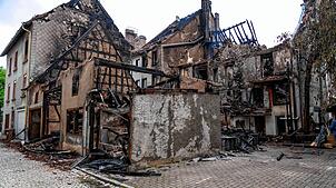 Bild : Villingen nach der Brandkatastrophe: Nun zeigt sich das Ausmaß der Zerstörungen