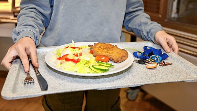 Nicht alle Konstanzer Schulen sind technisch so ausgestattet, dass sie das tiefgekühlte Essen von Apetito (hier ein Bild aus der Mensa ...
