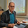 Bürgermeister Armin Reitze an seinem Schreibtisch im Rathaus in Leibertingen. Im Mai 2021 nimmt er vorzeitig Abschied vom Amt.