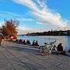 Am Seerhein im Herosépark in Konstanz ist ab Karfreitag, 2. April, das Trinken von Alkohol verboten.