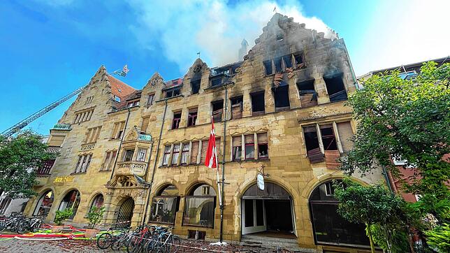 In der Zollernstraße, mitten in der historischen Altstadt von Konstanz, wütete ein verheerender Brand.