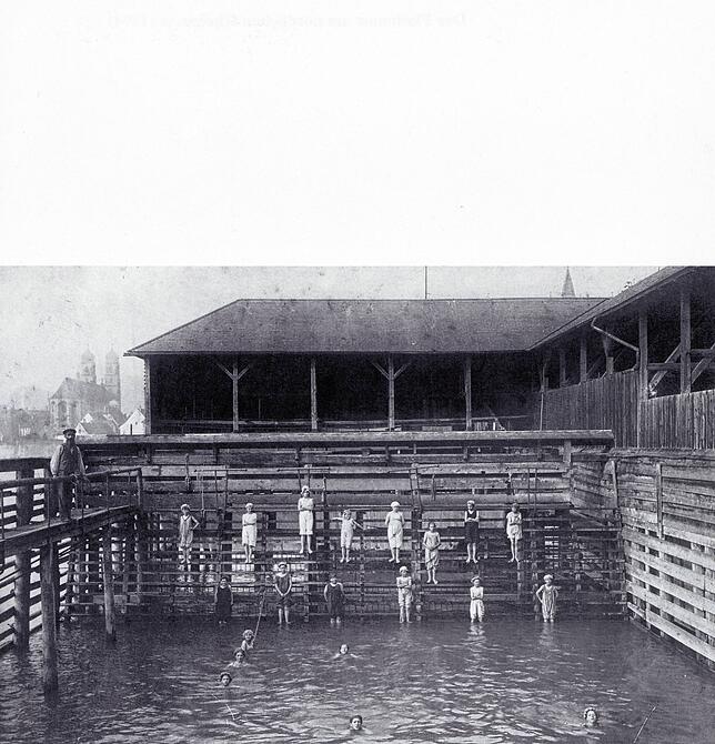Vergangenheit: Auch das im Jahre 1874 eingerichtete Rheinbad musste dem Bau des Säckinger Wasserkraftwerks weichen.