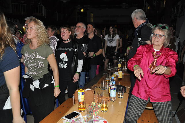 Bild 19: Bilder vom begeisterten Publikum beim Turnerball in Bad Dürrheim
