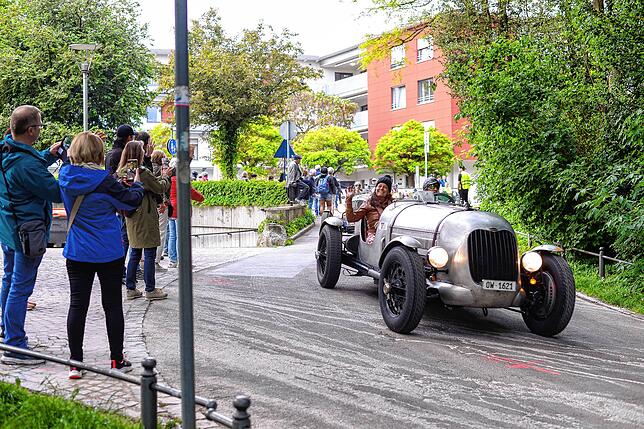 Bild 9: Oldtimerparade in Friedrichshafen lockt zahlreiche Zuschauer – exklusive Bilder!