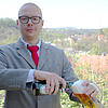 Darauf ein Bierchen: Sein Antrag zur Bierpreisbremse war der erste Antrag von Tillmann Finger (Die Partei), der im Gemeinderat von ...