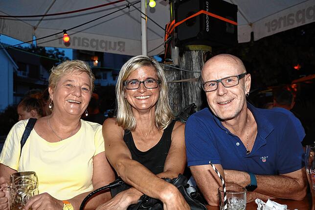 Bild 10: Party im Konstanzer Vorort: Auf dem Dingelsdorfer Herbstfest treffen sich Jung und Alt