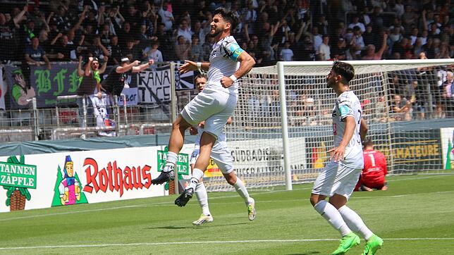 Im vergangenen Sommer jubelte Tevfik Ceylan noch beim FC 08 Villingen über sein Tor im Verbandspokal-Finale (Bild) und die ...