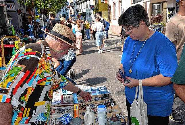 Bild 27: Reges Treiben auf dem Flohmarkt in Markdorf