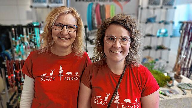 Marion Berkau-Zajak und Linda Straub von Schwarzwaldhund aus Vöhrenbach.