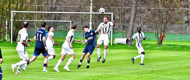 Bild 28: FC Wittlingen setzt sich mit 3:1 gegen VfB Waldshut durch – und wir haben Fotos!
