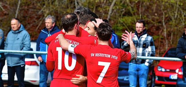 Bild 3: SV Jestetten siegt nach Strafstoß-Festival mit 4:0 beim FC Schlüchttal &ndash; und wir haben Bilder!