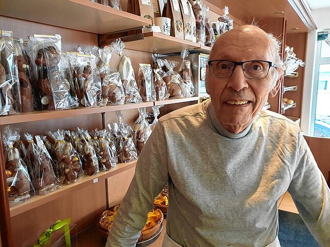 Richard Acerbi in seiner Schwenninger Konditorei. Er schildert, wie der Traditionsbetrieb über die Tage ohne Wasser kam.