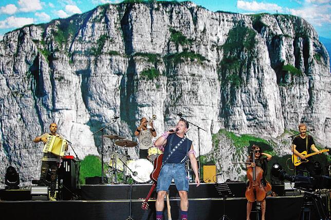 Bild 13: Andreas Gabalier rockt den Schlossgarten in Salem