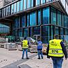Baustelle geschlossen: Sicherheitskräfte achten aktuell darauf, dass der Baustopp für das neue Singener Einkaufszentrum Cano nicht ...