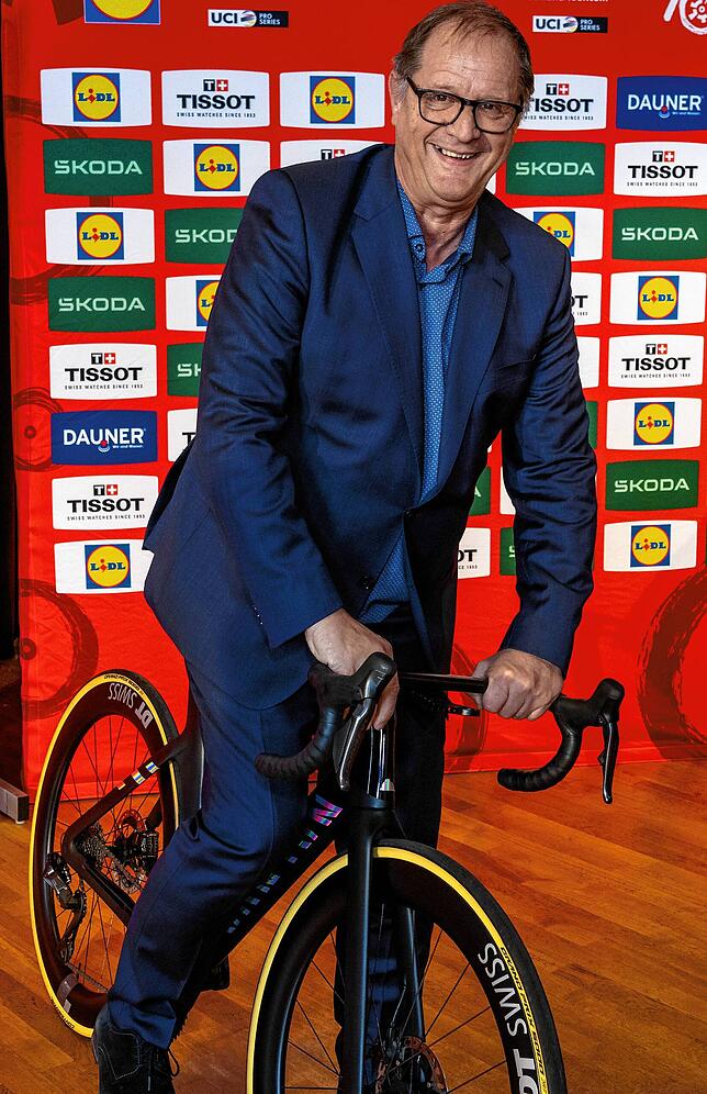 Jürgen Roth auf dem Fahrrad.