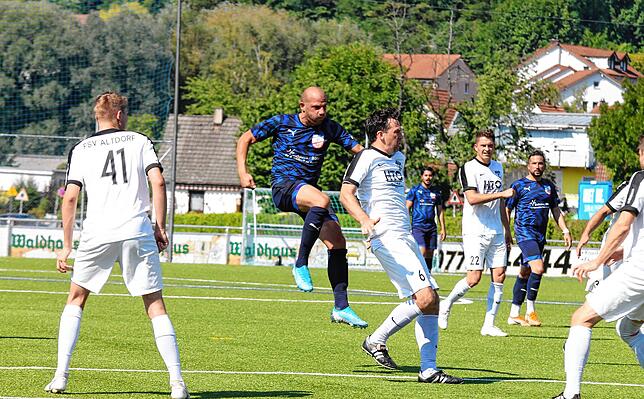 Bild 5: VfB Waldshut scheitert knapp in erster Pokalrunde &ndash; und wir haben Bilder!