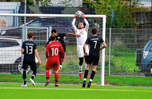 Bild 4: FC Hochrhein gewinnt das Derby beim SV Jestetten mit 3:1 &ndash; und wir haben Bilder!