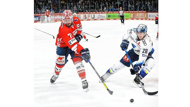 Travis Turnbull (links) ist nach den ersten zwei Monaten der DEL-Saison mit acht Treffern der beste Wild Wings-Torschütze.