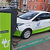 Ein Elektroauto der Stadtwerke Waldshut-Tiengen an der Stromzapfsäule: Die Zahl der zugelassenen Fahrzeuge mit Elektromotor hat sich im ...