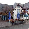 Nicht nur jahreszeitlich bedingte Tristesse herrscht im &bdquo;Verkehrt&ldquo; in Oberhof. Das Café (links) schließt Ende dieses Monats. ...