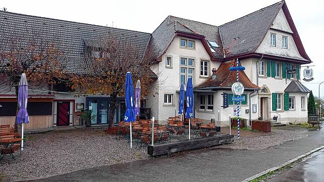 Nicht nur jahreszeitlich bedingte Tristesse herrscht im &bdquo;Verkehrt&ldquo; in Oberhof. Das Café (links) schließt Ende dieses Monats. ...