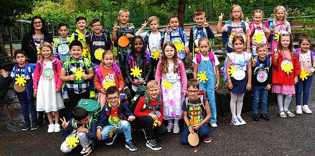 25 Kinder, 11 Mädchen und 14 Jungen, besuchen künftig die Klasse 1b der Hebelschule in Rhina. Ihre Klassenlehrerin ist Annica Brandt. ...