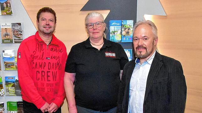 Der neu gewählte Bezirksvorstand (von links): Martin Zumkeller, Christine Platz und Vorsitzender Andreas Schlegel. Bild: Stefan Pichler