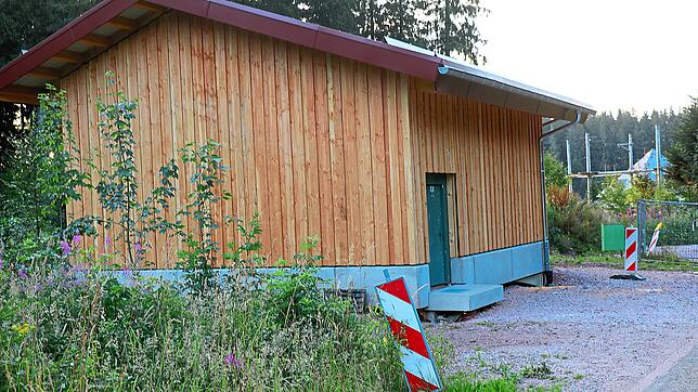 In der Übergabestation auf der Katharinenhöhe fehlt nur noch die hydraulisch-elektrische Ausrüstung, dann kann Wasser aus Furtwangen ...