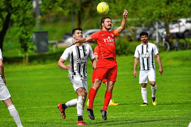 Bild 9: FC Tiengen 08 gewinnt 6:1 beim FC Wittlingen und wird vorzeitig Meister &ndash; haben Bilder!