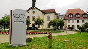 Im Geisinger Pflegeheim Schloss Wartenberg, hier ein Archivbild, ist am Sonntag, 28. Juli, die Feuerwehr zusammen mit vielen weiteren ...