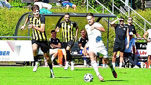 Fehlt am Samstag: Der formstarke Emanuel Esser (vorn) vom SV 08 Laufenburg fällt für das Spiel am Samstag, 15.30 Uhr, beim FC Teningen ...