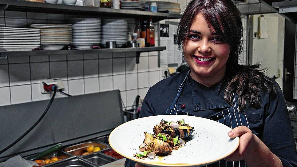 2017 kocht Luisa Zerbo zusammen mit dem SÜDKURIER in der Da Gino Küche.