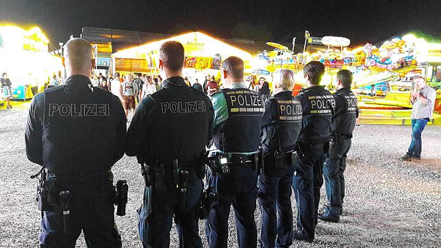 Gemeinsame Streifen der deutschen und schweizerischen Polizei wie hier bei einem Volksfest in Konstanz gab es auch am Hochrhein im ...