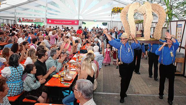 2019 fand die Sichelhenke in Bohlingen zum letzten Mal statt. Auch in diesem Jahr muss das Volksfest wegen Corona abgesagt werden. ...