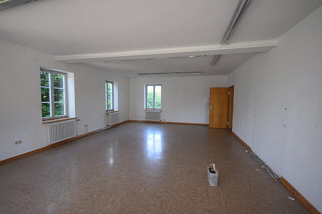 Das war ein Klassenzimmer im Erdgeschoss des Zeiserhofs, der zum Gästehaus werden soll.