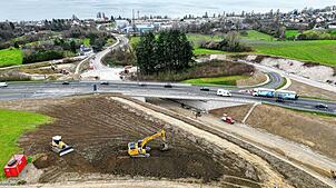 So langsam nimmt sie Formen an: Die neue Brücke an der B31 über der Rengoldshauser Straße in Überlingen ist fertig gebaut und befahrbar. ...