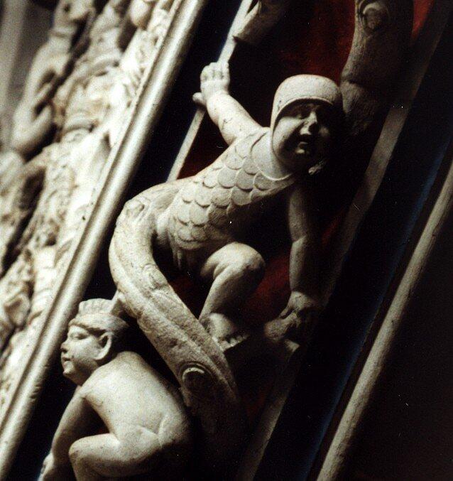 Überragender Fund: Diese Steinfigur im Konstanzer Münster entdeckte Topka. Sie trägt ein Fleckengewand, ähnlich wie der Blätzle auch.
