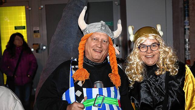Bild 15: Mit dem Butzenlauf wird die Straßenfasnacht eingeläutet