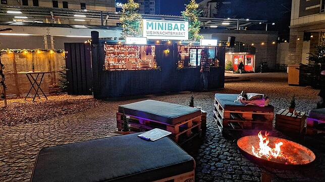 Ein Beispiel für Pop-up-Gastronomie: Die Betreiber der „Minibar“ haben den Sommer über Getränke und Snacks auf dem Kirchplatz angeboten, ...