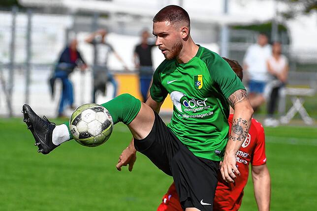 Bild 4: SV Herten setzt sich mit 3:1 gegen den weiter punktlosen FC Schlüchttal durch &ndash; und wir haben die Bilder!