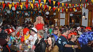 Beim Zunftball am Samstag im Engelsaal dürfen sich die Besucher wieder auf die Sprüche von „Klärle (Heiner Link) freuen. Bild: Lothar Herzog