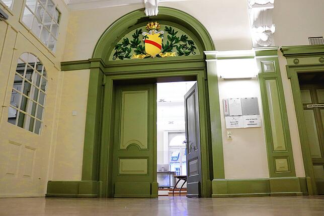 Der Sitzungssaal 108 des Überlinger Amtsgerichts: Hier finden in der Regel die Strafprozesse statt.