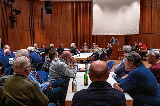 Am Freitagabend trafen sich Berufs- und Angelfischer im GZH zur Jahreshauptversammlung.