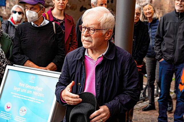 Friedrich Engelke, der Vorsitzende des Vereins Pro Stolpersteine, hatte jahrelang für diesen Tag gekämpft.